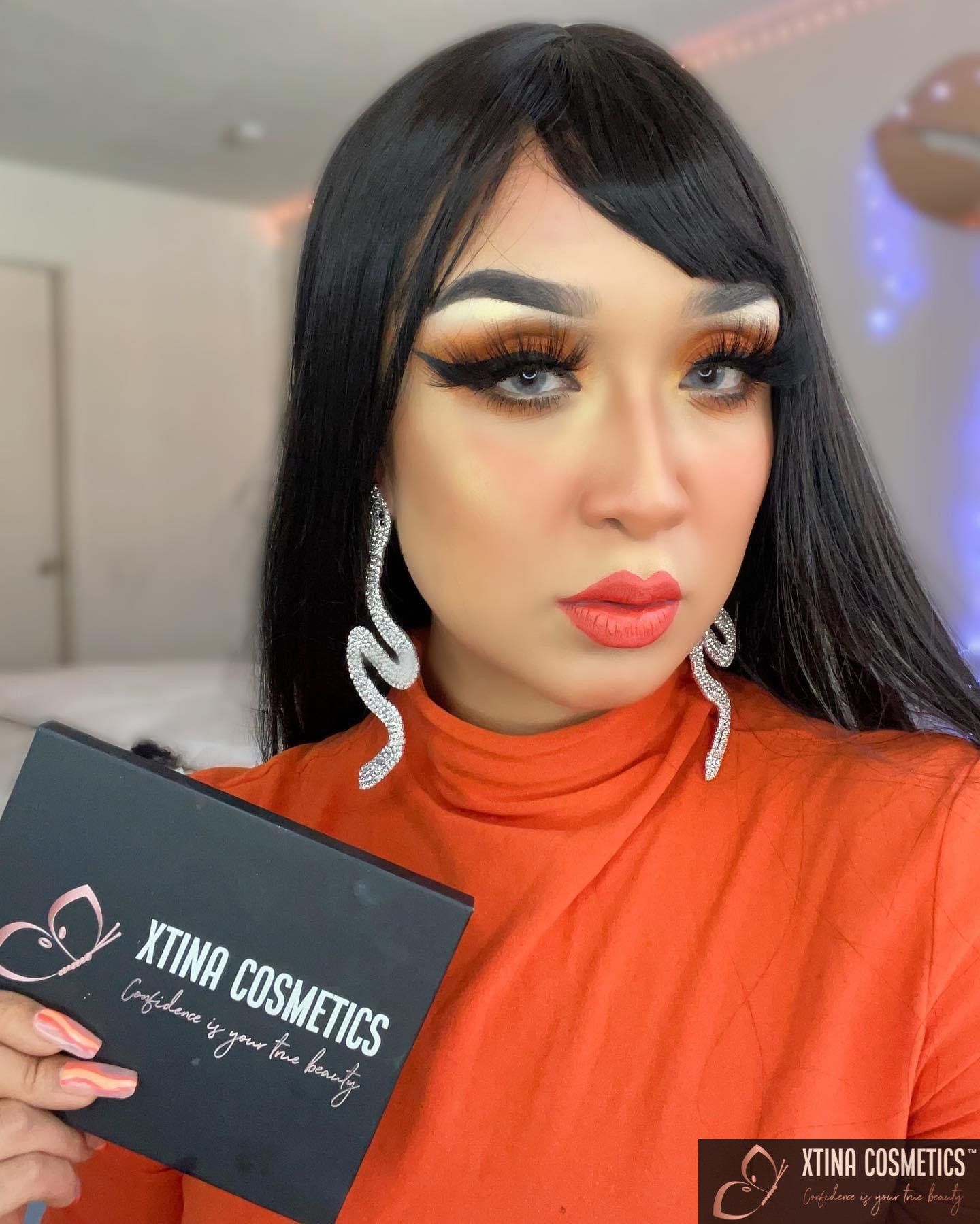 12 Eyeshadow Rainbow Pallette Xtina Cosmetics