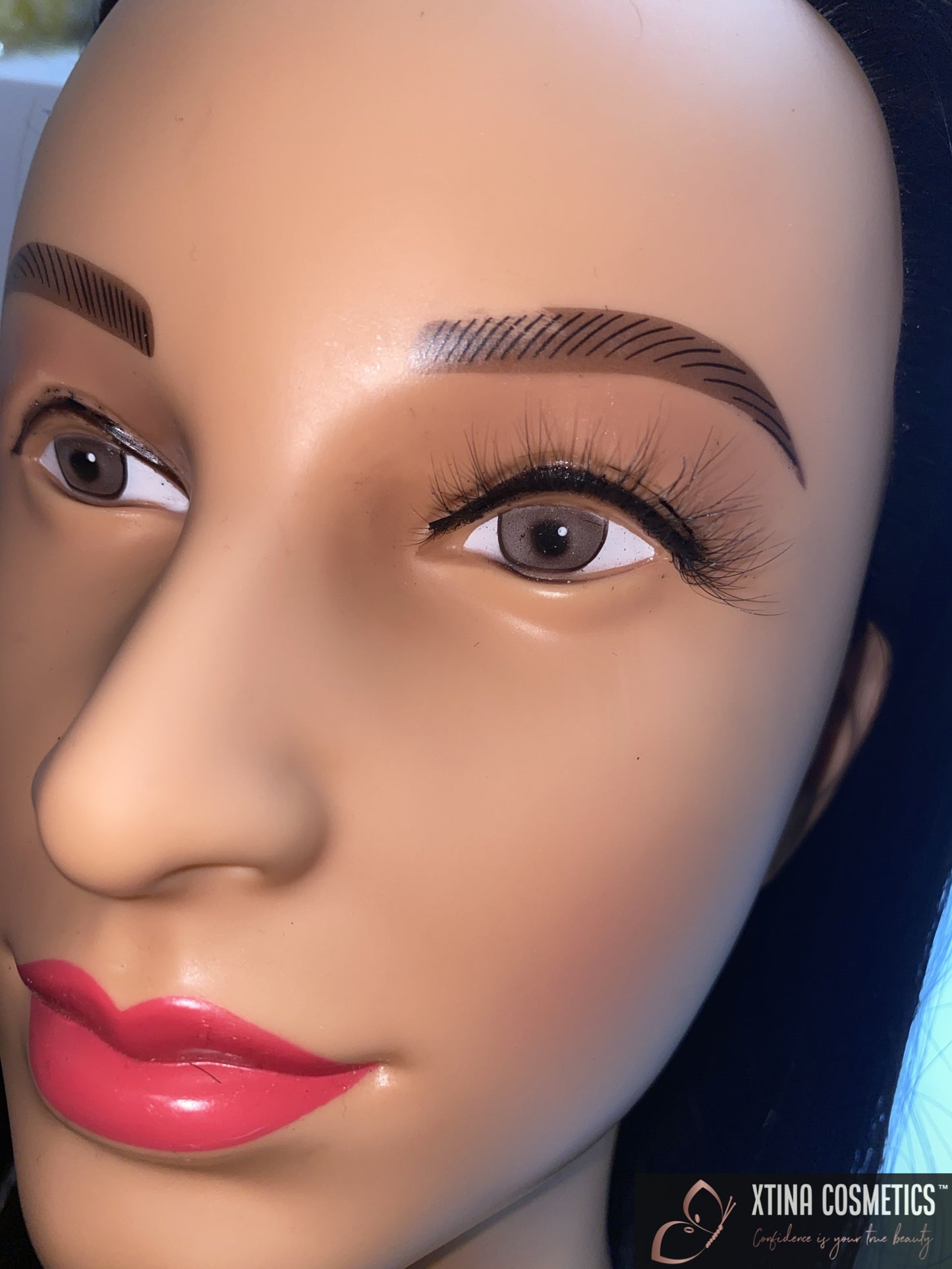 Arii Lash Xtina Cosmetics