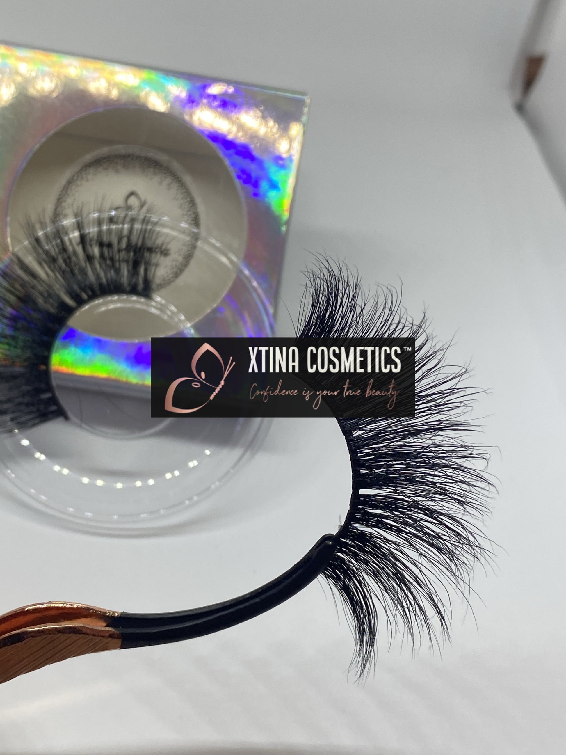 Laiza Lash Xtina Cosmetics